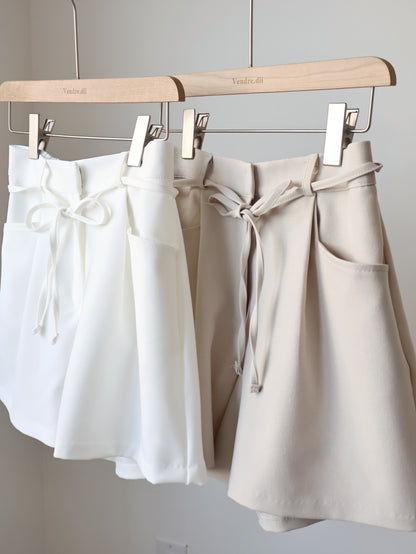 [Pear-Shape Friendly🍐] High-Waist Tailored Shorts with Pockets(Ivory)