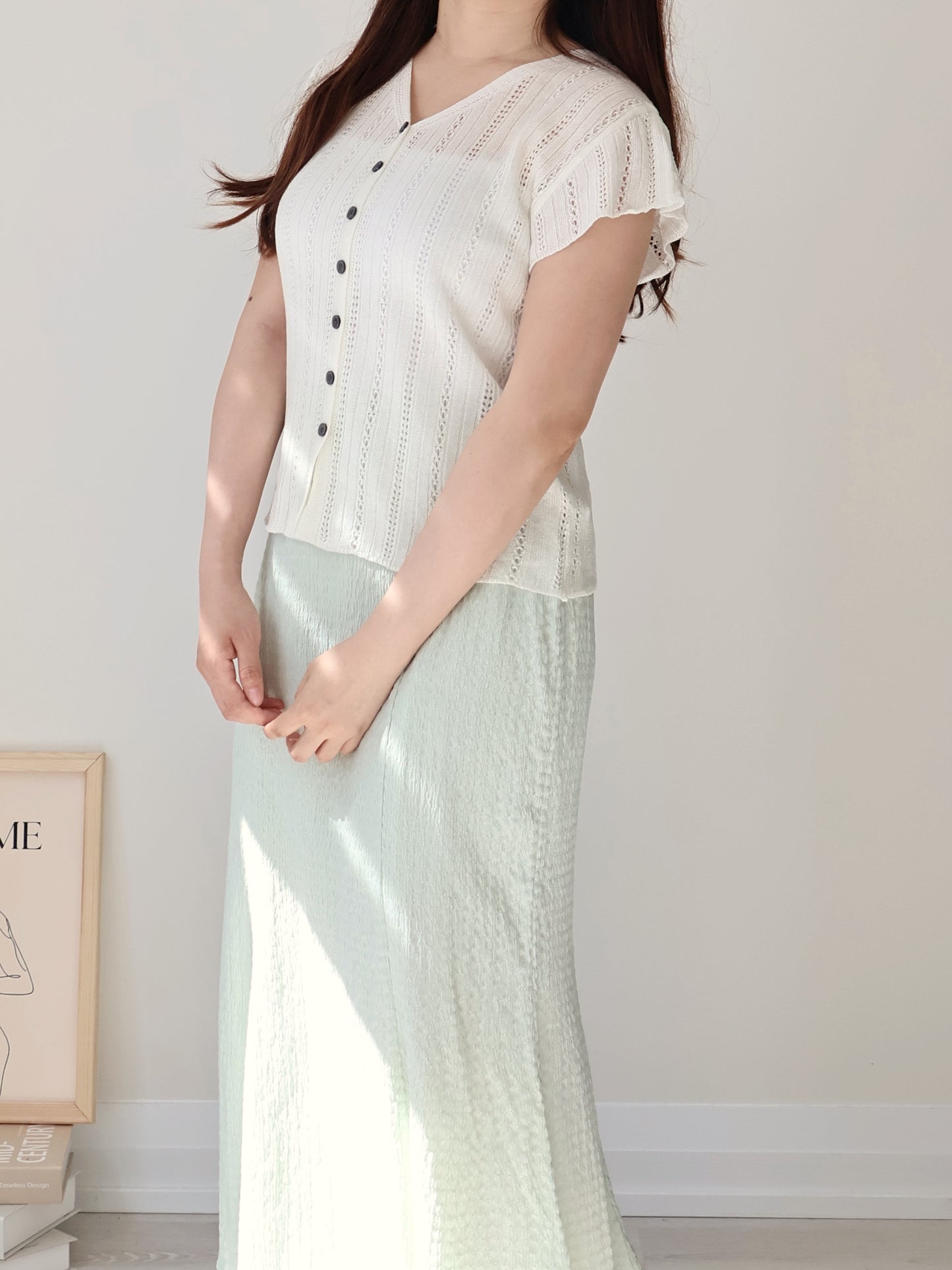 Breezy V-Neck Pointelle Flutter Sleeve Knit Top(Ivory)