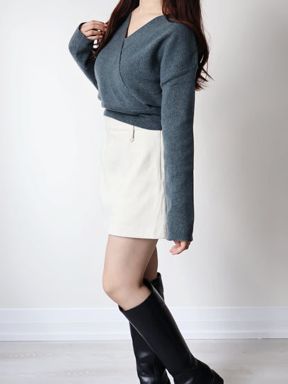 Elegant Crossover V-Neck Waist-Defining Sweater(Forest green)
