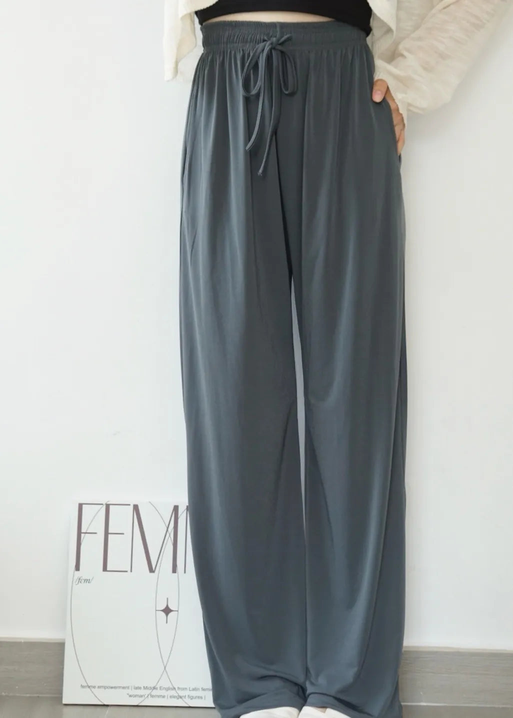 Airy Matte Breathable Wide-Leg Pants with Pockets(Charcoal)