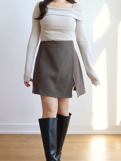 [Warm Fleece] Asymmetrical Neckline One-Shoulder Top(Beige)