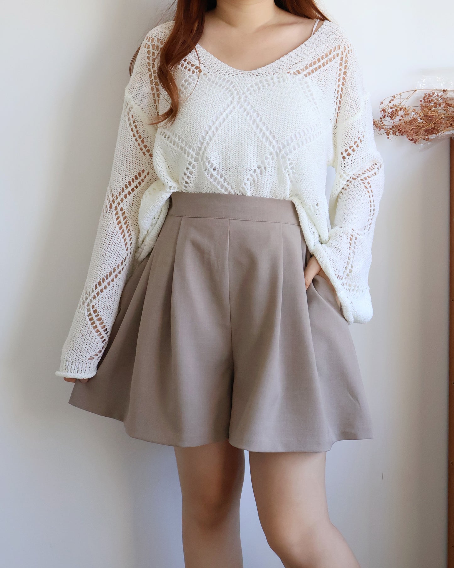 V-Neck Diamond Eyelet Knit Top(Ivory)