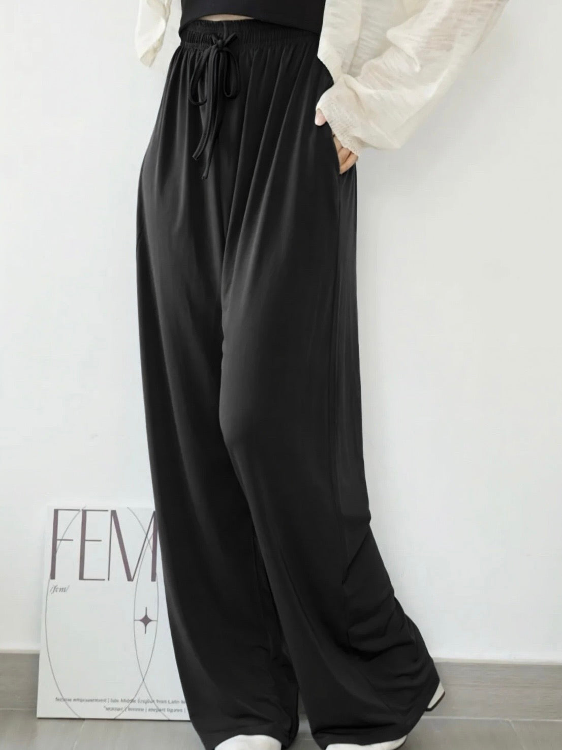 Airy Matte Breathable Wide-Leg Pants with Pockets(Black)