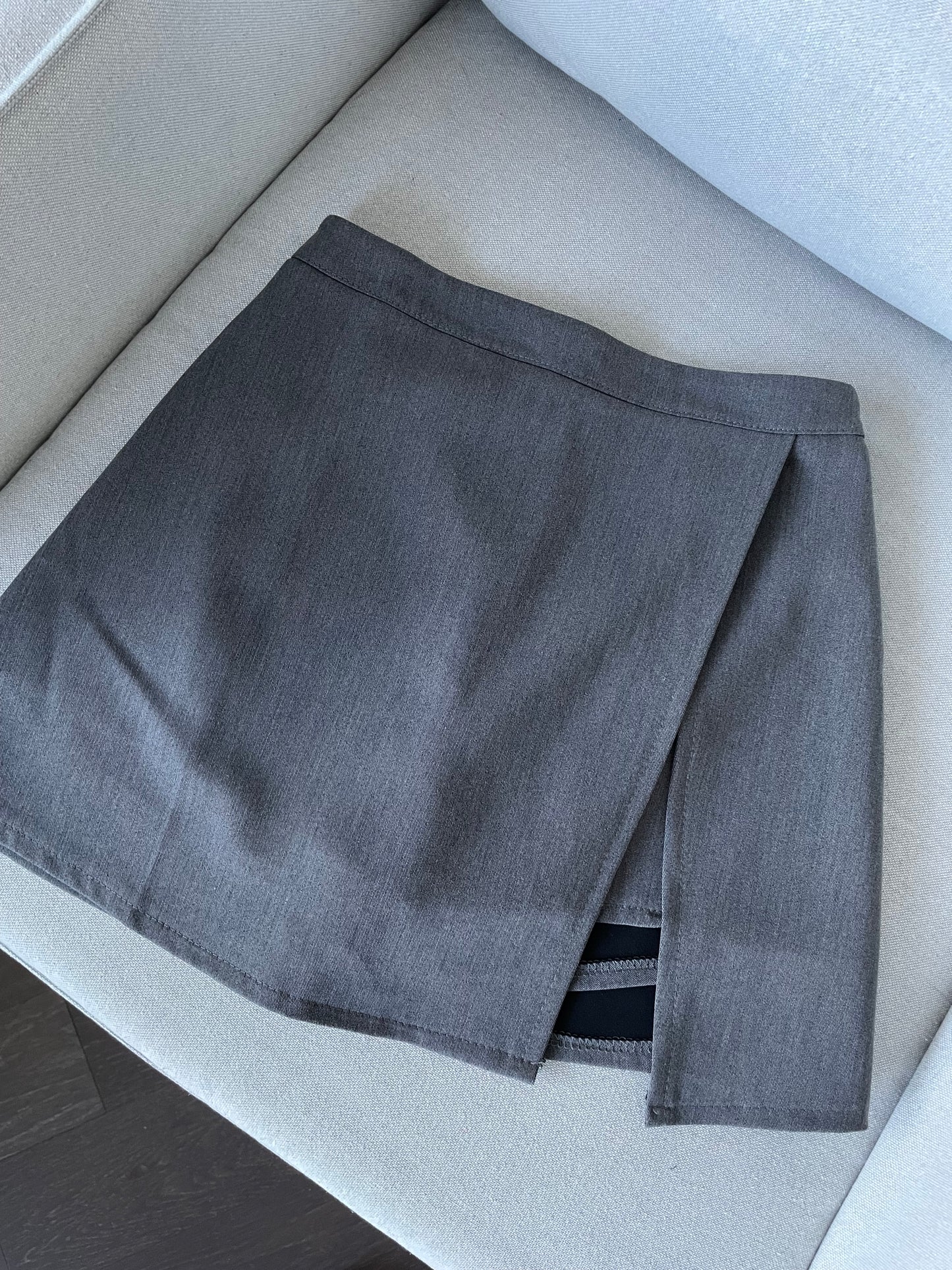 Sleek High Waist Zip Up Split Mini Skirts(Grey)