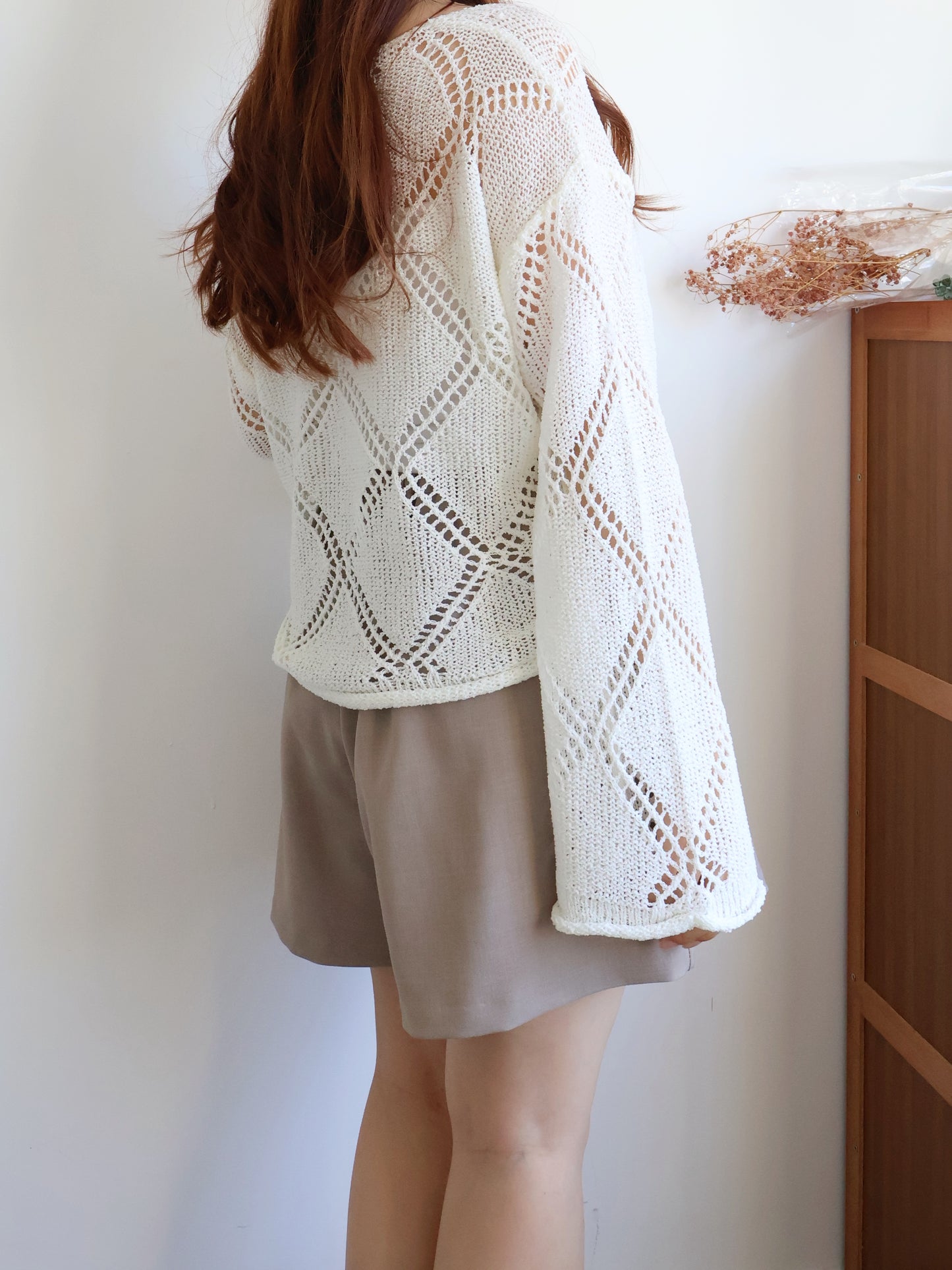V-Neck Diamond Eyelet Knit Top(Ivory)