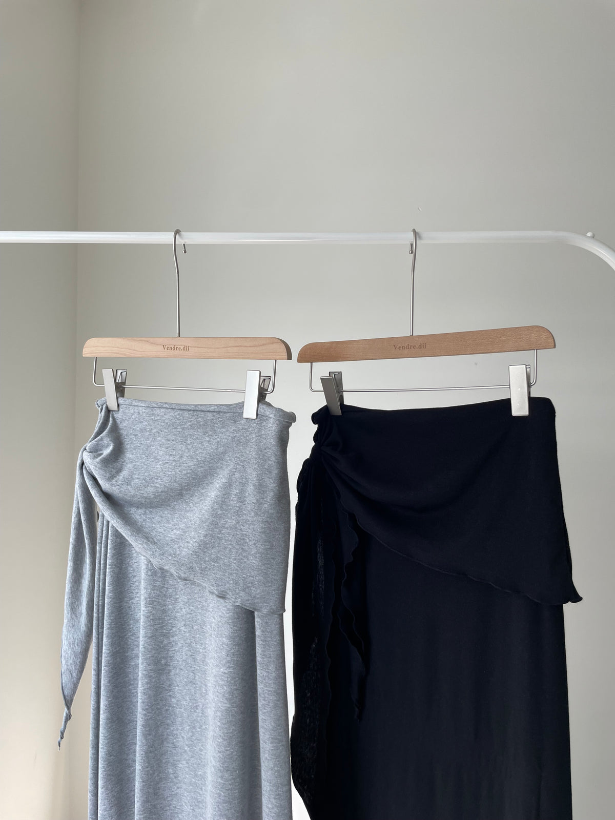 Flattering Tie-Waist Cotton Maxi Skirt(Black)