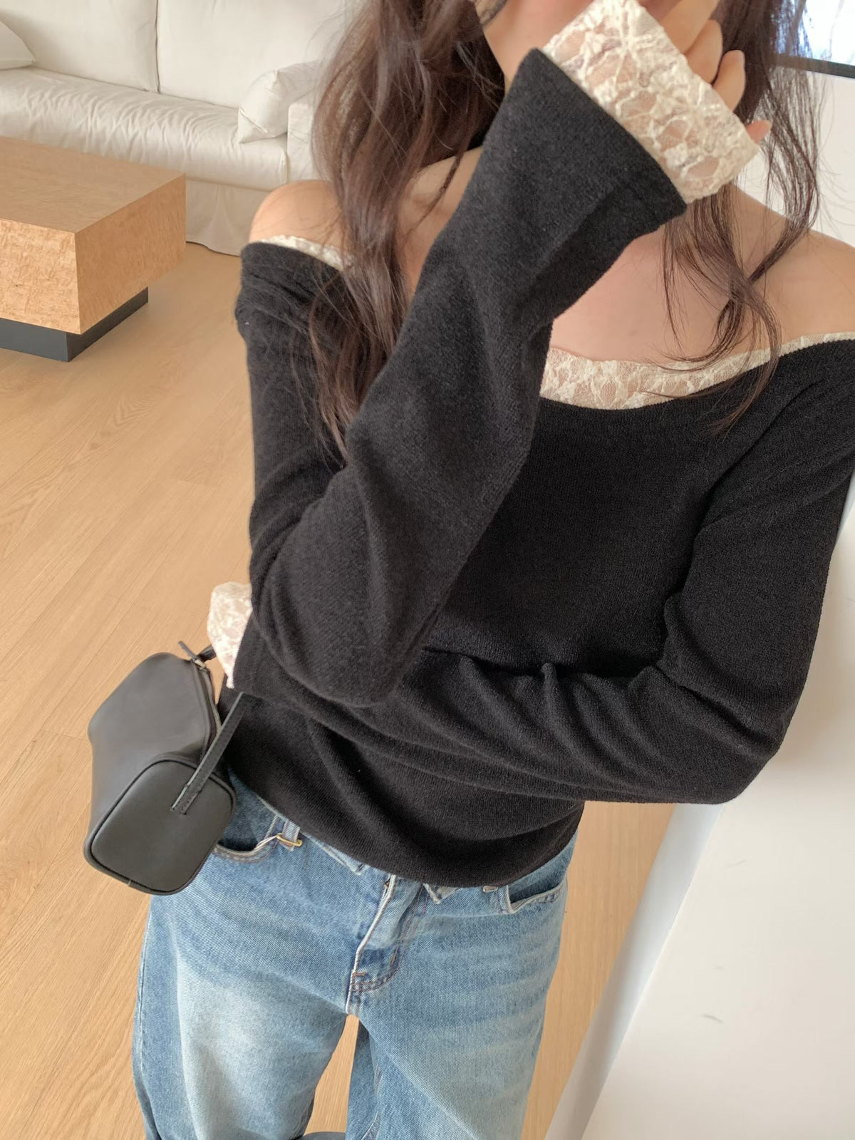 Romantic Lace-Trim Off-Shoulder Top(3 colors)