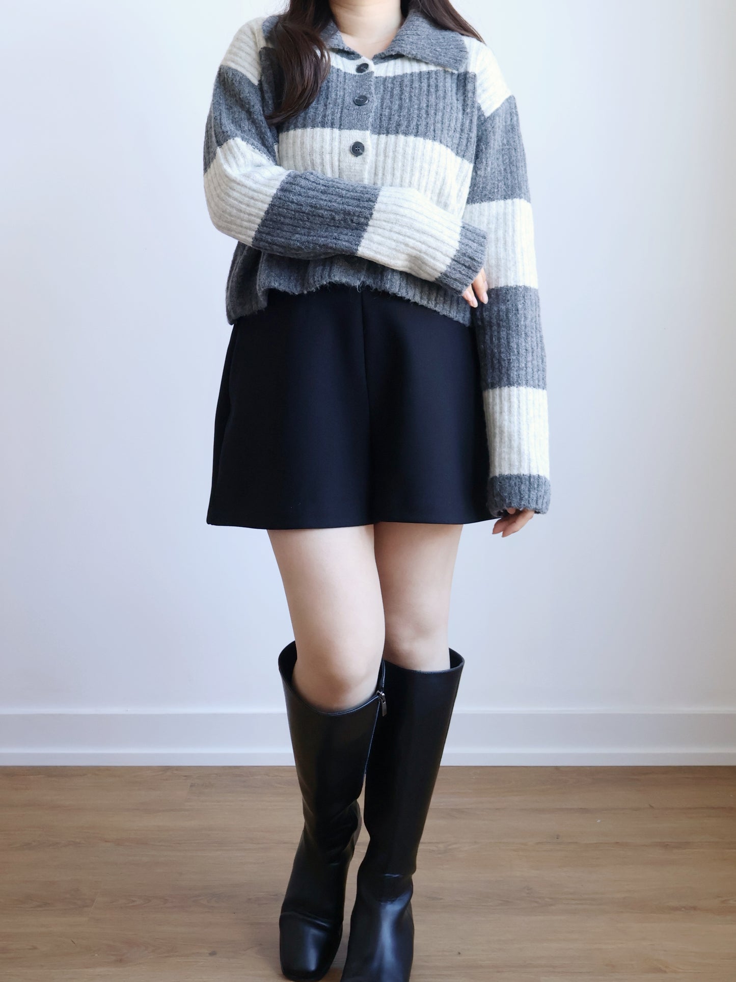 Retro-style Collared Color-blocked Cardigan