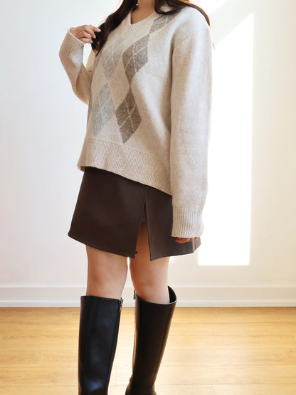 [10% WOOL] V-neck Argyle Sweater