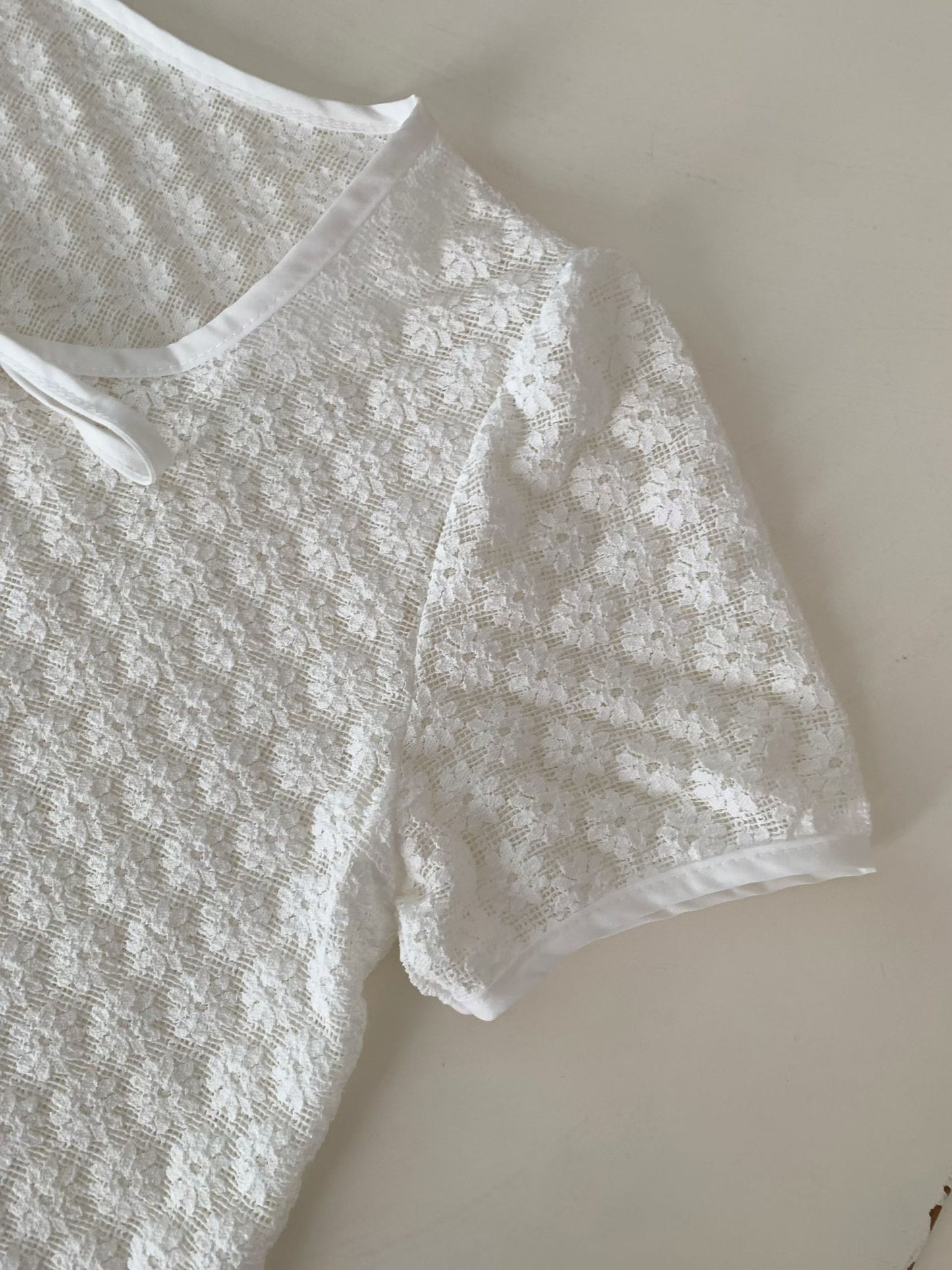 Dainty Daisy Hollow-Out Sheer Bow-Tie Cardigan(2 colors)