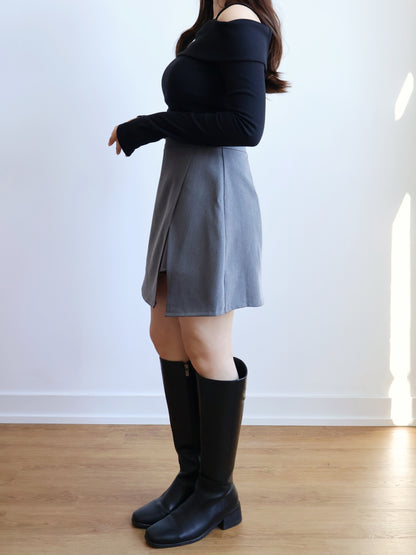 [Warm Fleece] Asymmetrical Neckline One-Shoulder Top(Black)