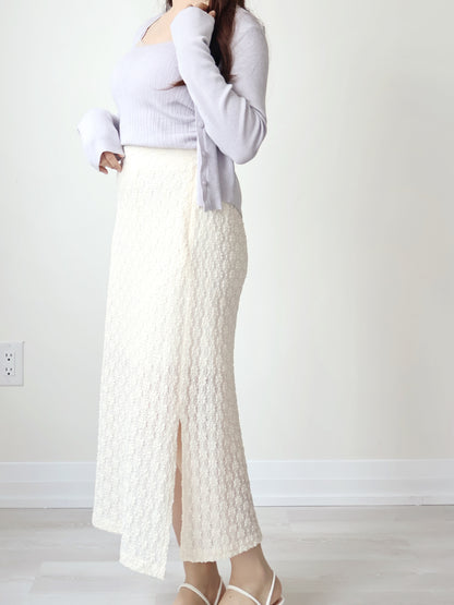 [Stretch Fabric] French Elegant Floral Embossed Slit Midi Skirt(3 colors)
