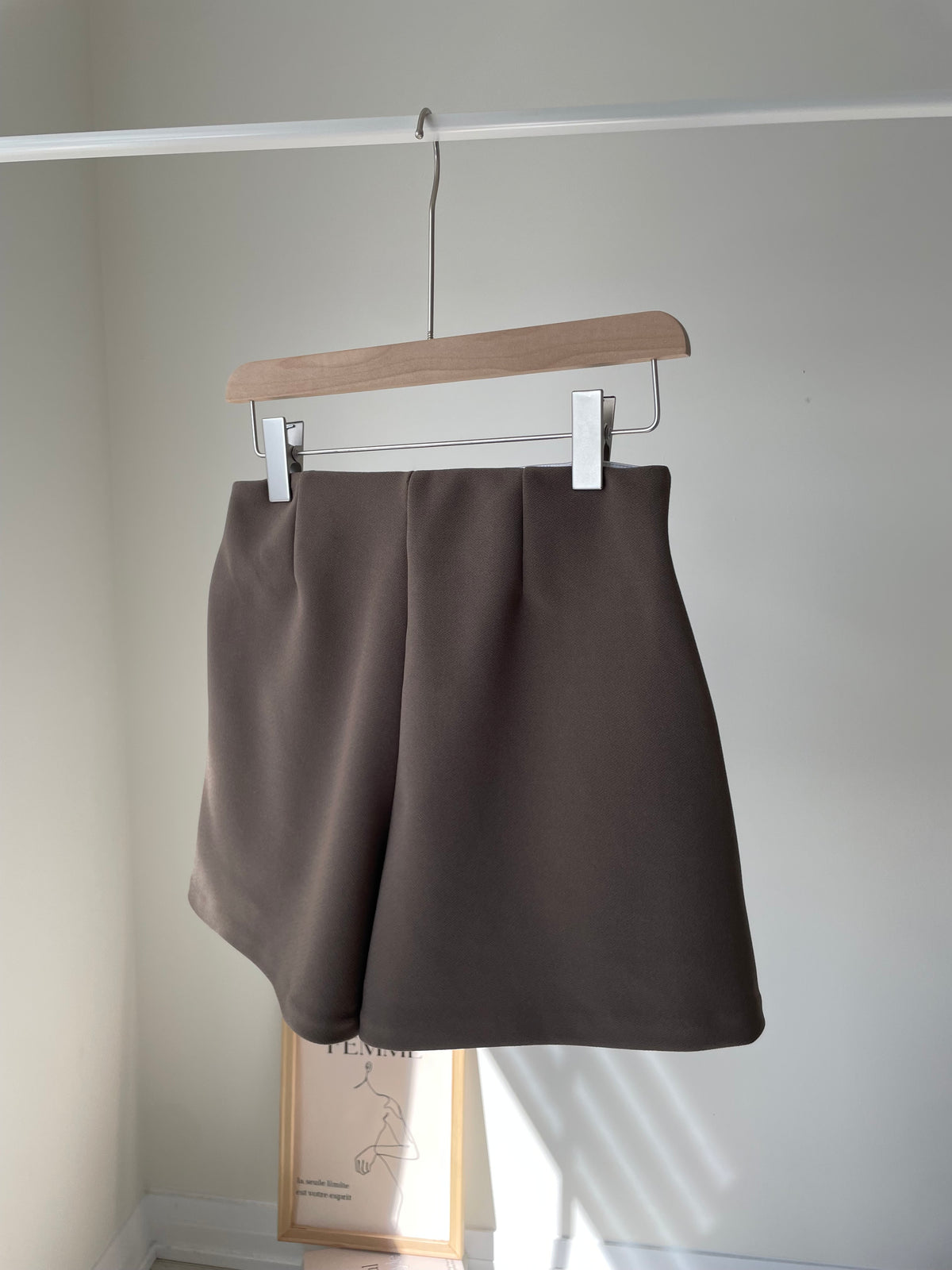 [Wrinkle-Free] Hidden Elastic Waist Tummy-Flattering A-Line Shorts(Brown)