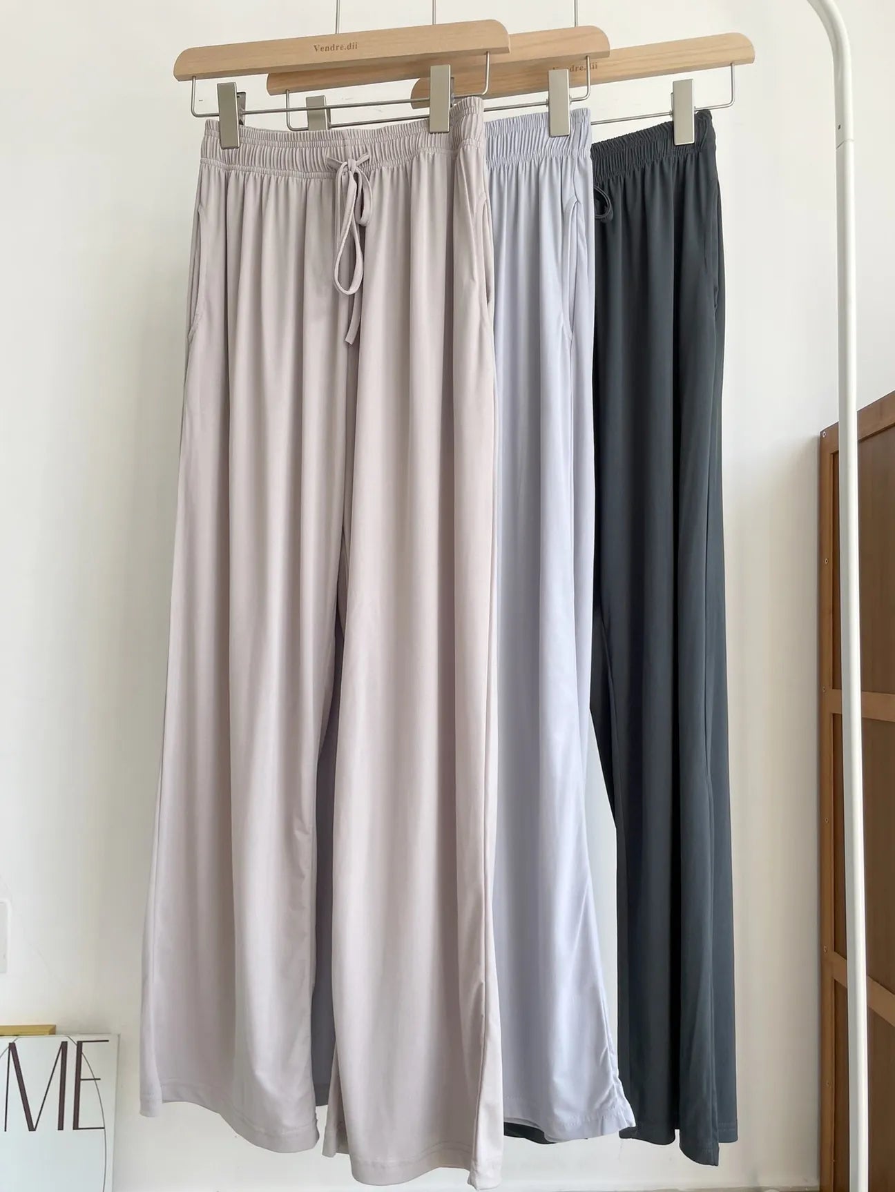 Airy Matte Breathable Wide-Leg Pants with Pockets(Beige)