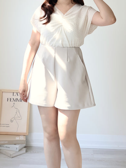 [Wrinkle-Free] V-Neck Waffle Arm-Concealing Top(Cream)