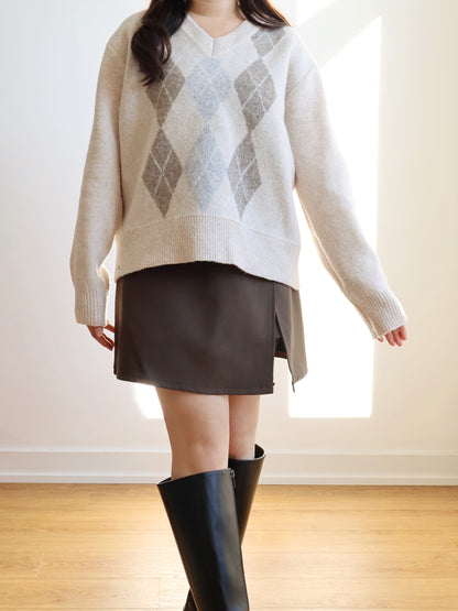 [10% WOOL] V-neck Argyle Sweater