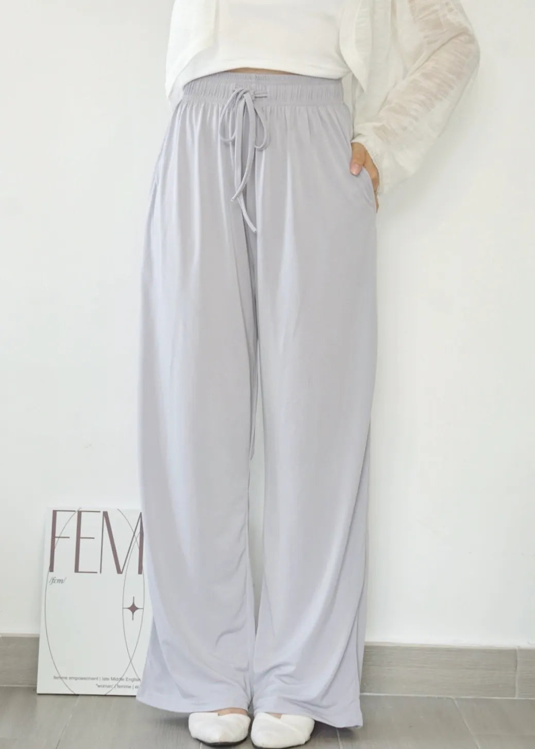 Airy Matte Breathable Wide-Leg Pants with Pockets(Greyish blue)