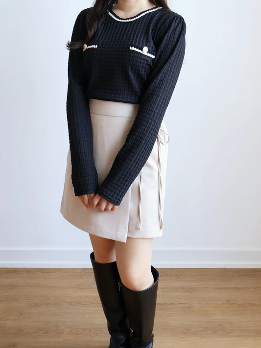 Coco Wave Pattern Embossed Button Top(Black)