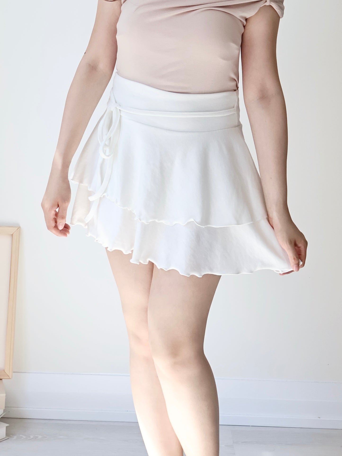 Flowy Flex-Waist Tiered A-Line Mini Skirt(Ivory)