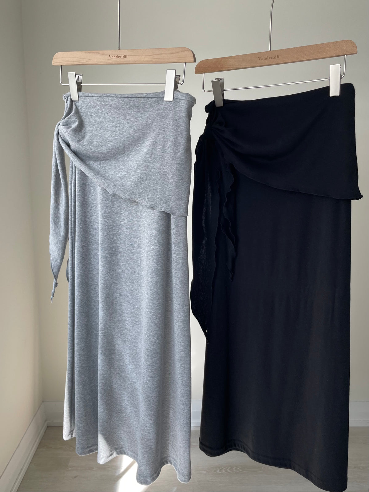 Flattering Tie-Waist Cotton Maxi Skirt(Black)
