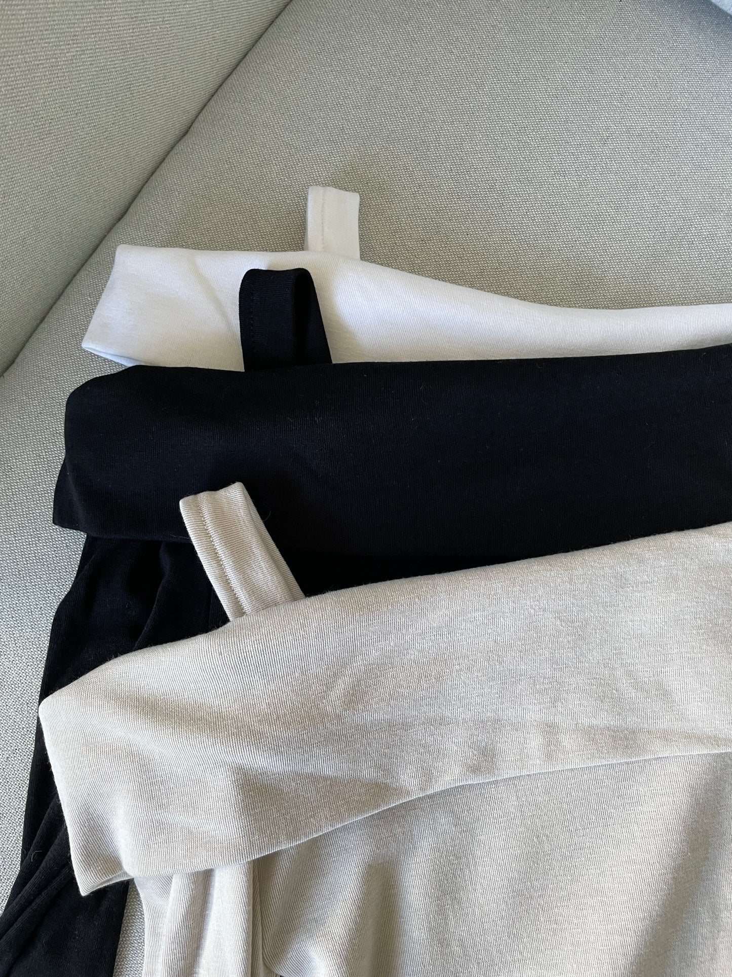 [Warm Fleece] Asymmetrical Neckline One-Shoulder Top(Ivory)