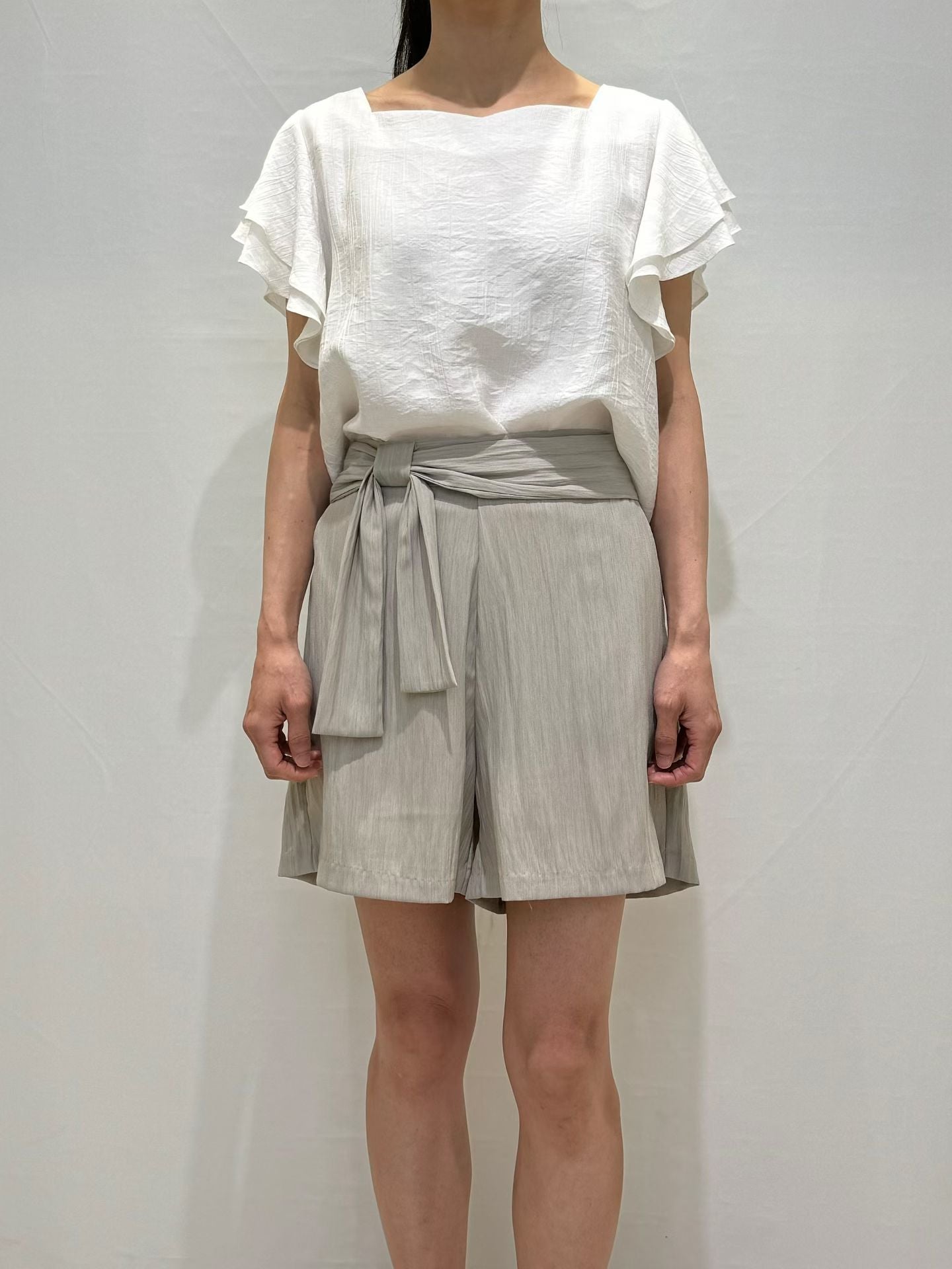 Layered Flutter-Sleeve Slimming Linen Blouse(3 colors)