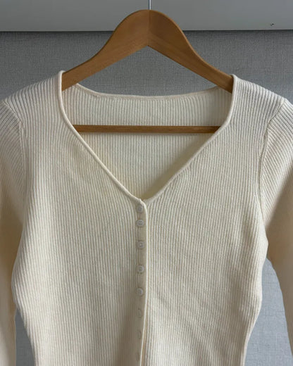 Elegant Sweetheart Neckline Button-Front Stretch Knit Top(5 colors)