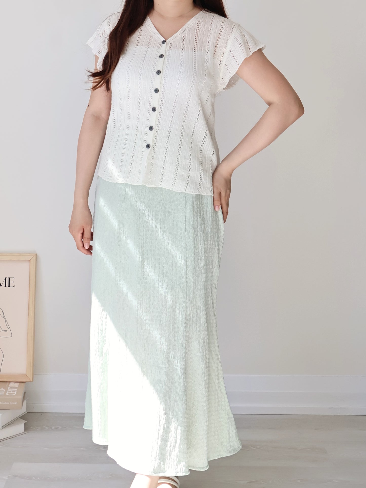 Breezy V-Neck Pointelle Flutter Sleeve Knit Top(Ivory)