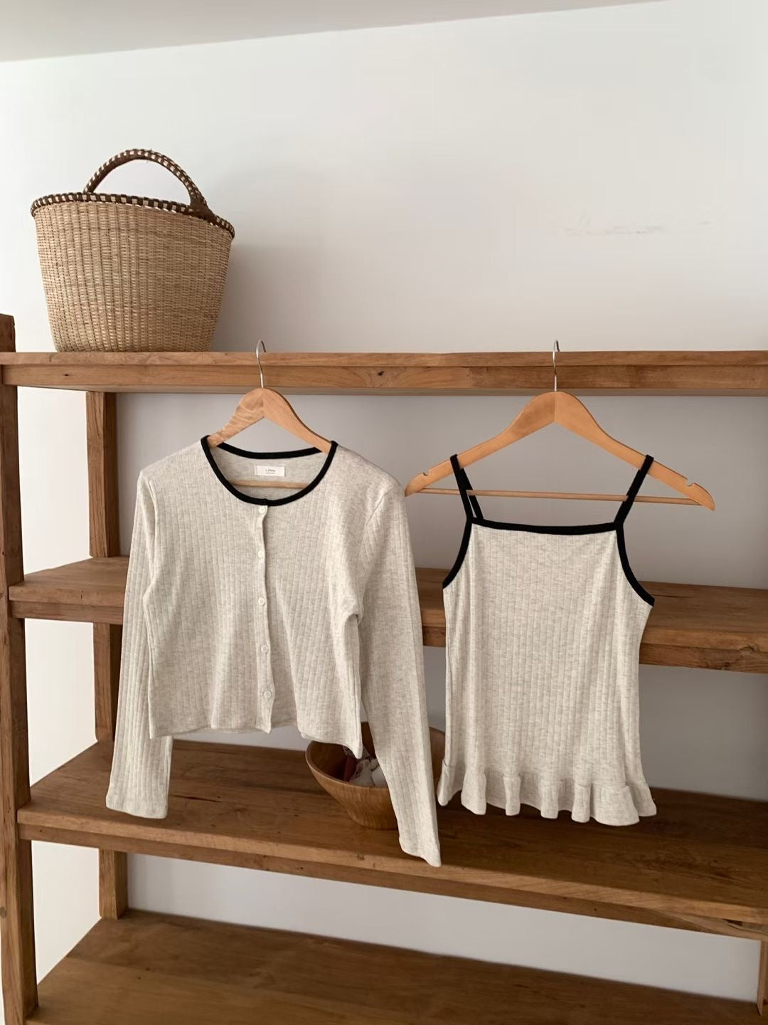 Sweet Piped Jacquard Ruffle 2-Piece Set(4 colors)