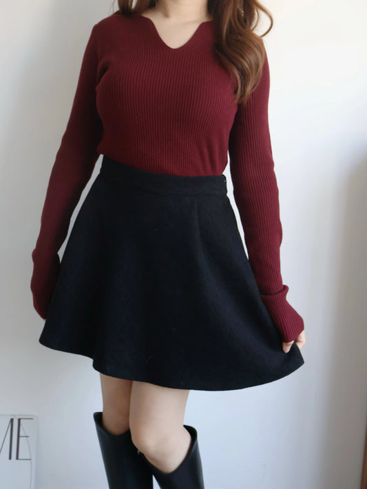 High-Stretch V-Neck Slim Fit Knit Top(Wine)