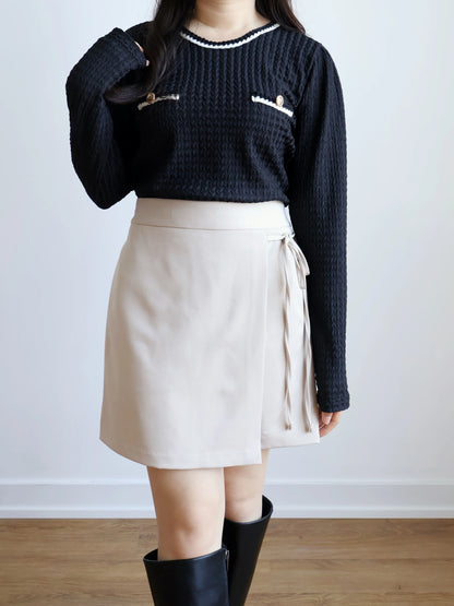 Coco Wave Pattern Embossed Button Top(Black)