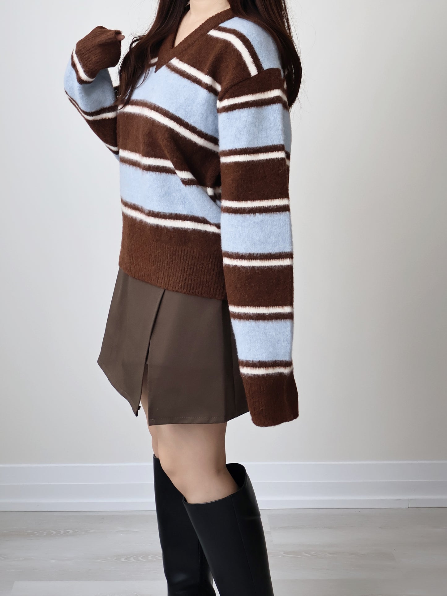 V-neck Retro Striped Sweater(Brown)