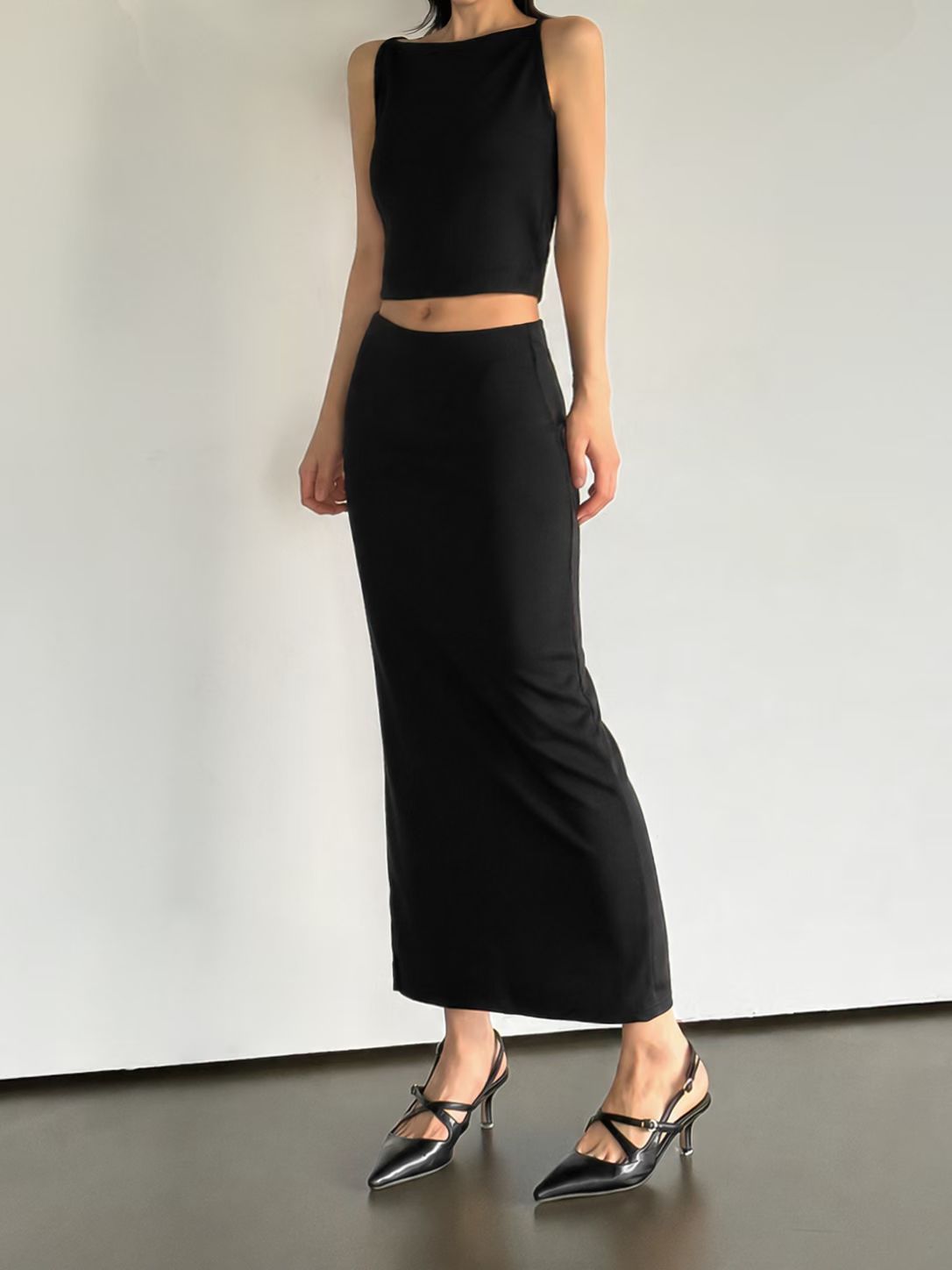 Cloud Touch Halter Tank Top + Hidden Elastic Waist Stretch Midi Skirt Set(4 Colors)
