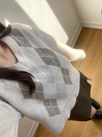 [10% WOOL] V-neck Argyle Sweater