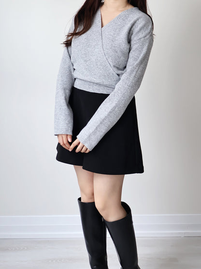 Elegant Crossover V-Neck Waist-Defining Sweater(Light grey)