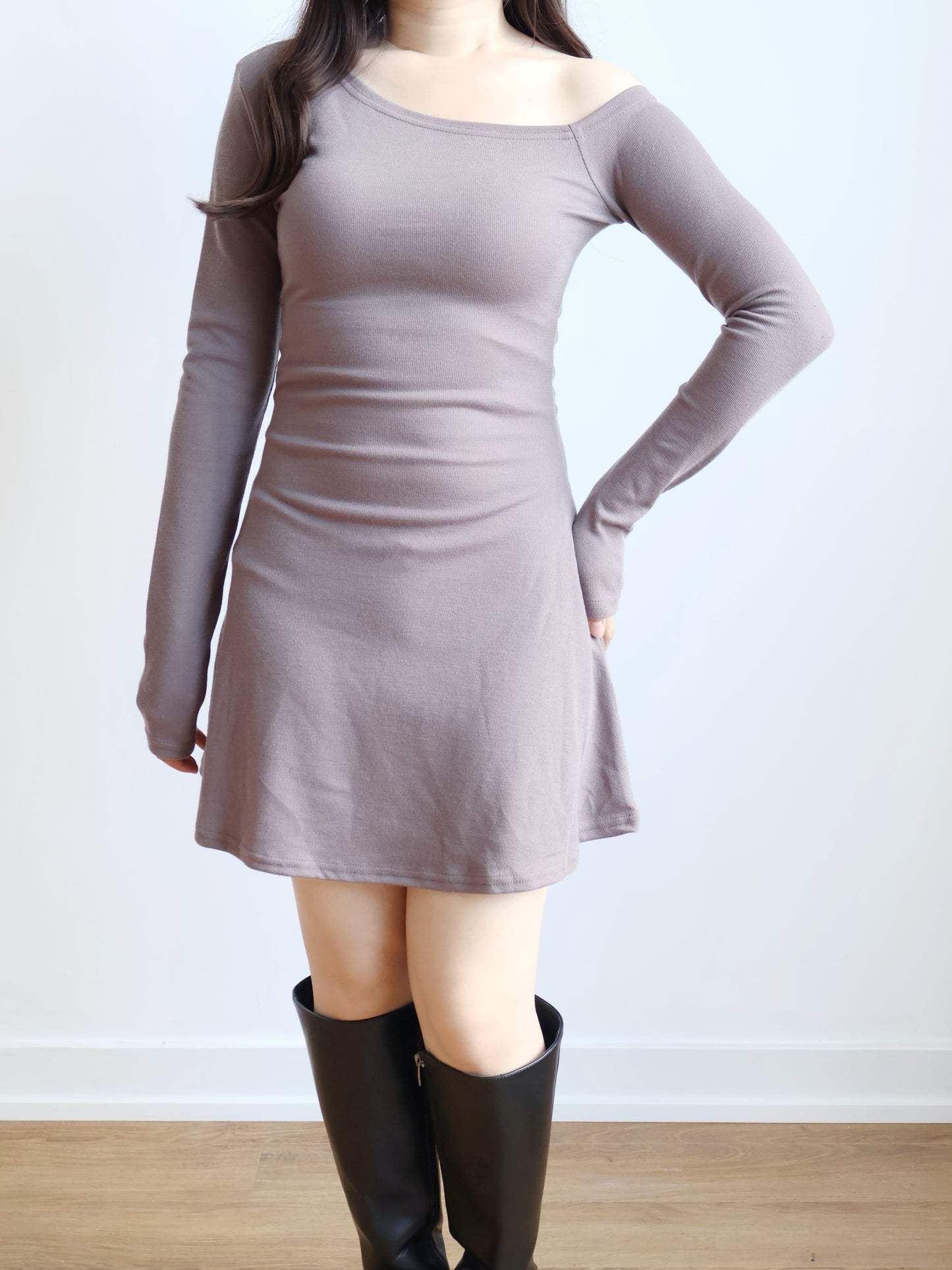 Minimalist Asymmetrical Neck Mini Dress(Brown)