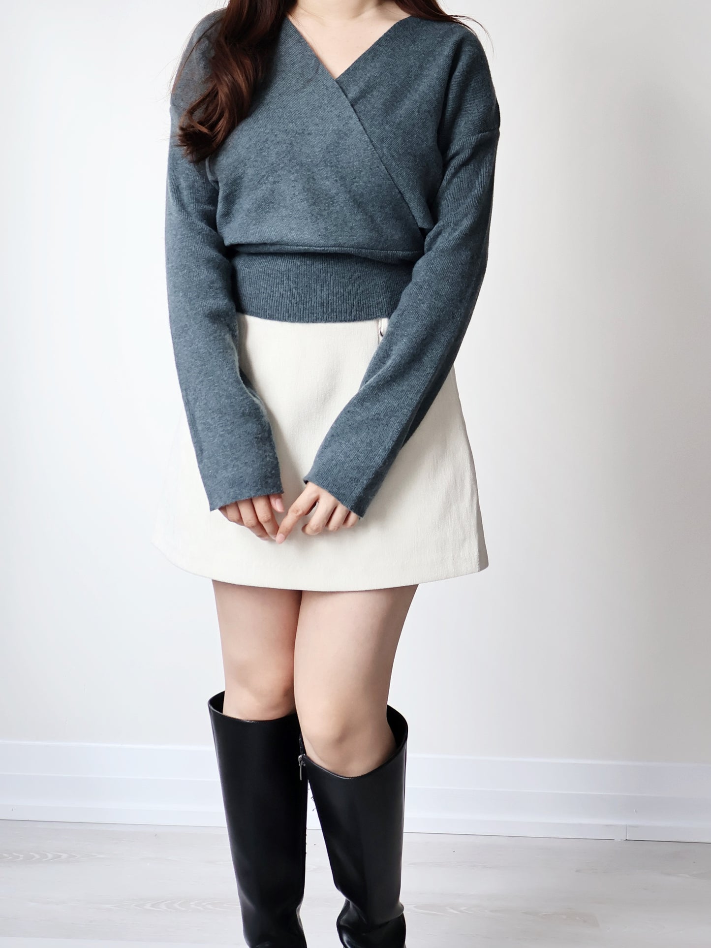 Elegant Crossover V-Neck Waist-Defining Sweater(Forest green)