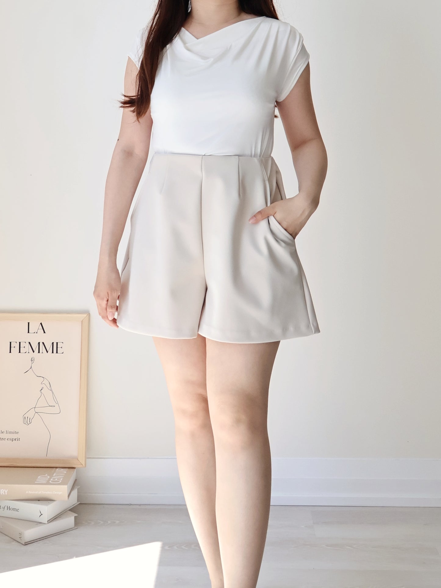 [Wrinkle-Free] Hidden Elastic Waist Tummy-Flattering A-Line Shorts(Beige)