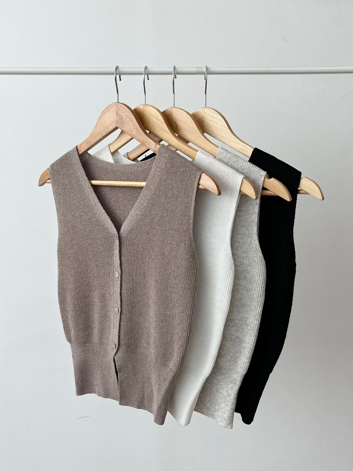 V-Neck Button-Front Knit Tank Top(4 colors)
