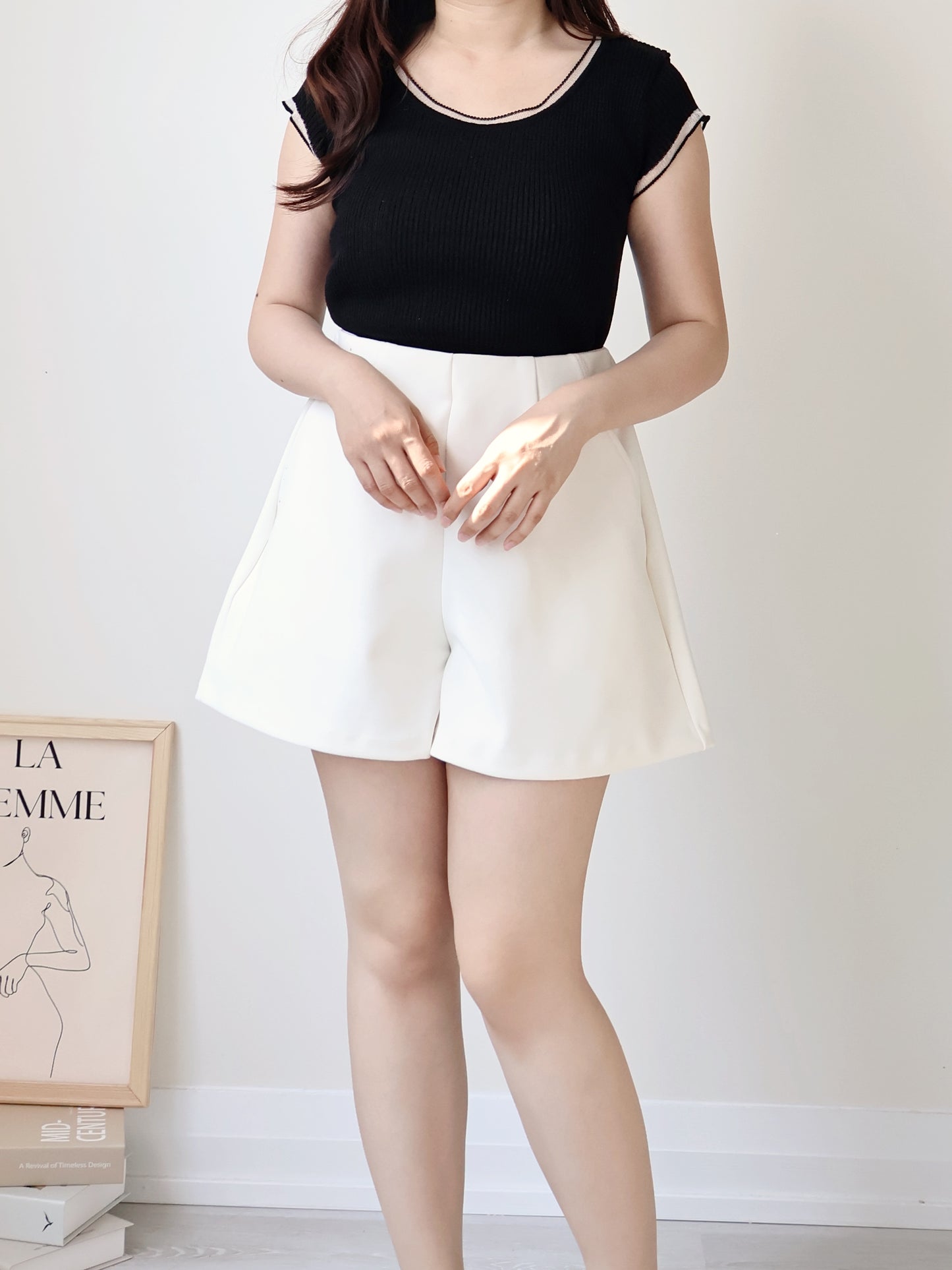 Romantic Sheer-Trimmed Icy Knit Top(Black)