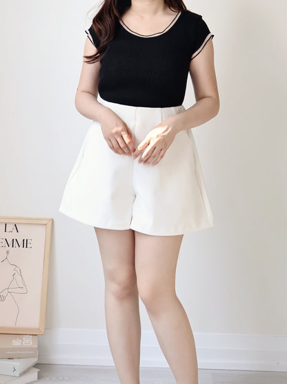 Romantic Sheer-Trimmed Icy Knit Top(Black)