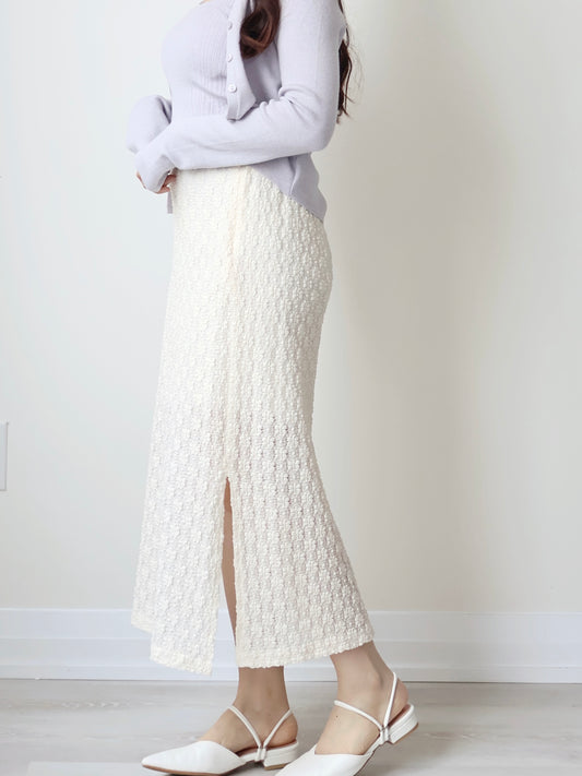 [Stretch Fabric] French Elegant Floral Embossed Slit Midi Skirt(3 colors)