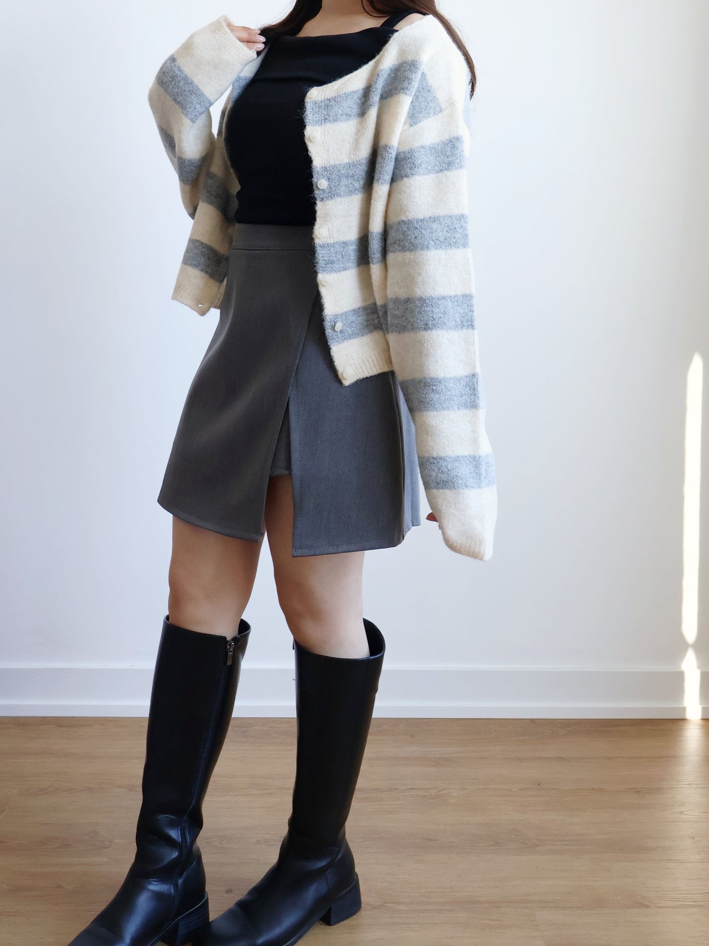 [10% WOOL] Raccoon Striped Cardigan(Light grey)