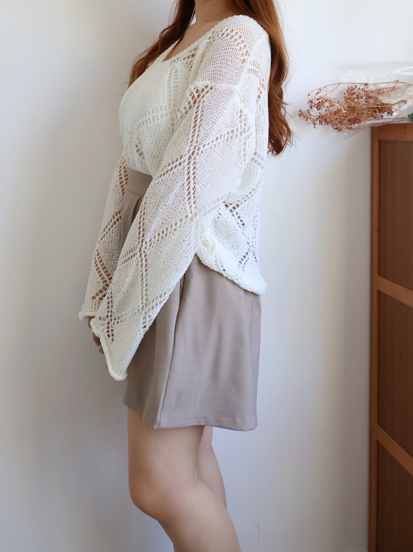 V-Neck Diamond Eyelet Knit Top(Ivory)