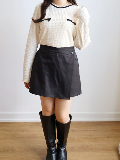 Coco Wave Pattern Embossed Button Top(Ivory)