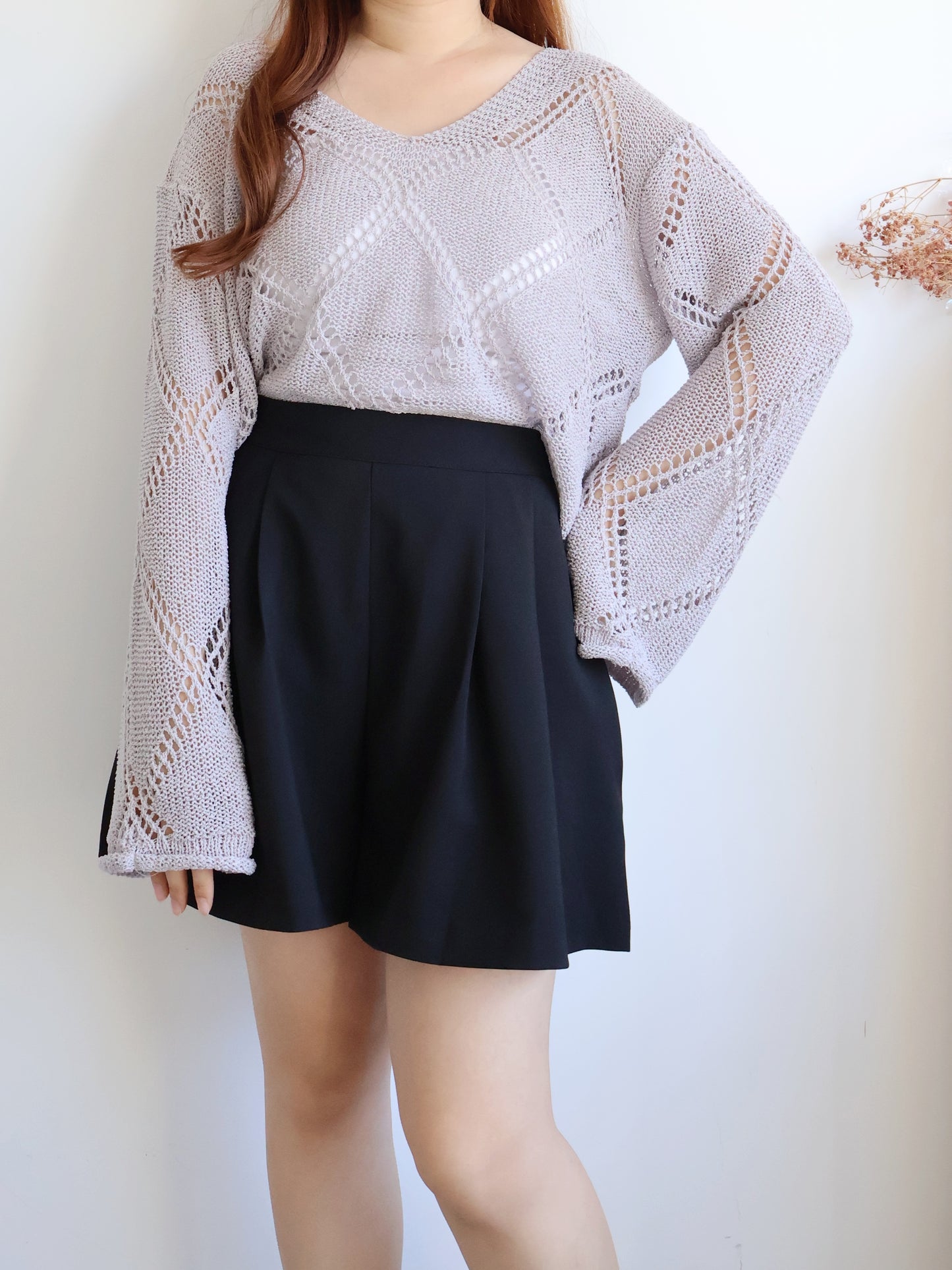 V-Neck Diamond Eyelet Knit Top(Grey)