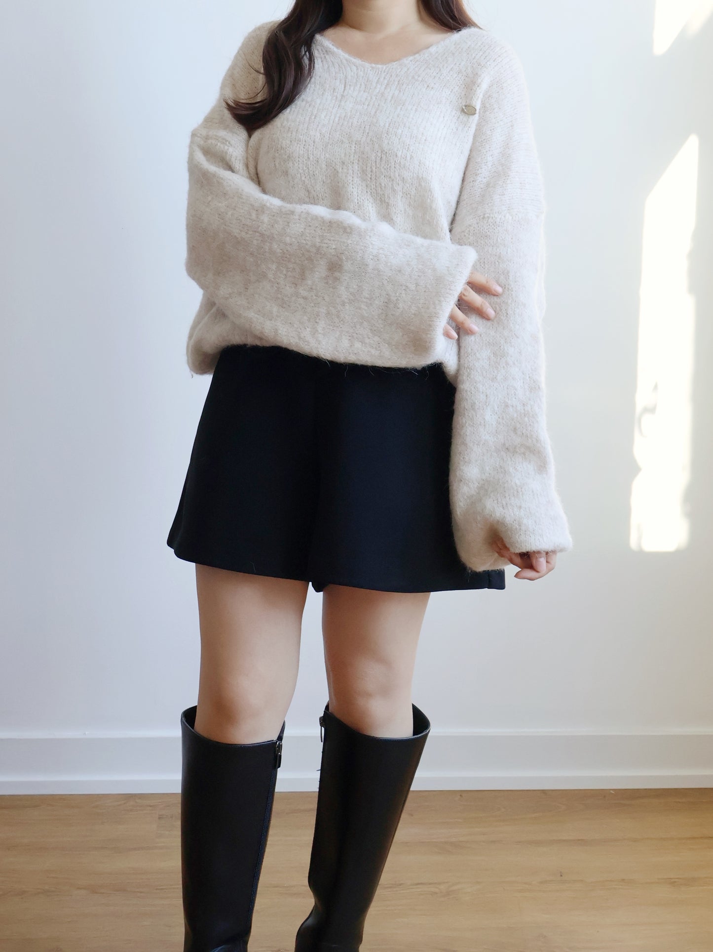 [10% WOOL] V-neck Mixed-color Mochi Sweater (Oatmeal)