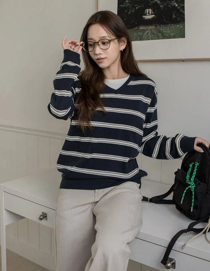 Relaxed V-Neck Striped Sweater(3 colors)