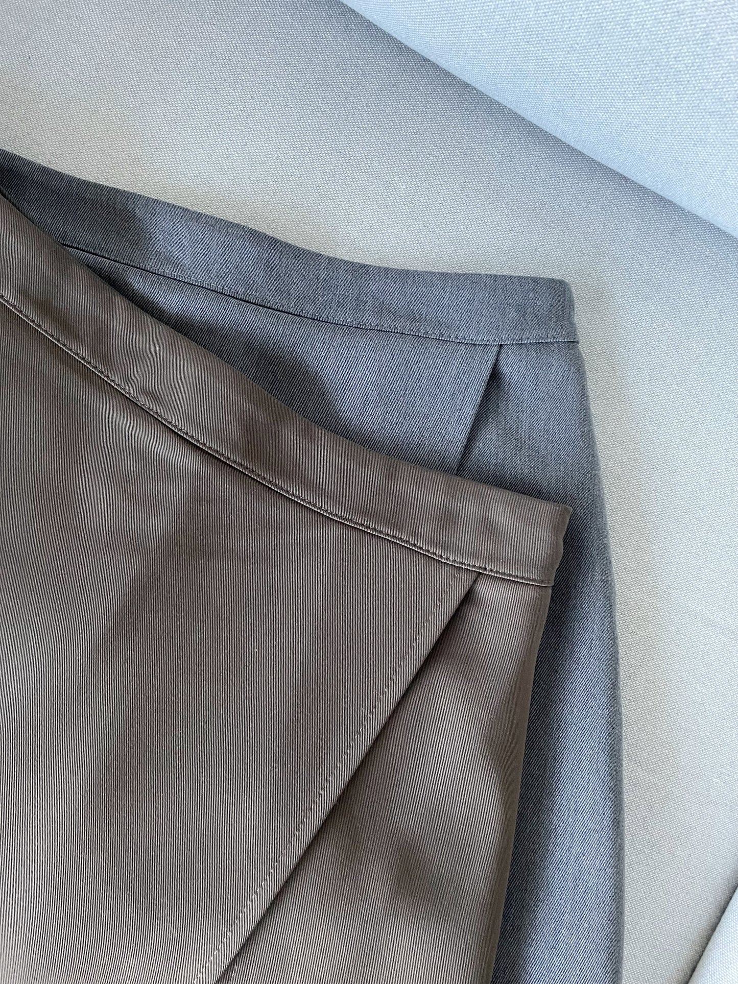 Sleek High Waist Zip Up Split Mini Skirts(Grey)