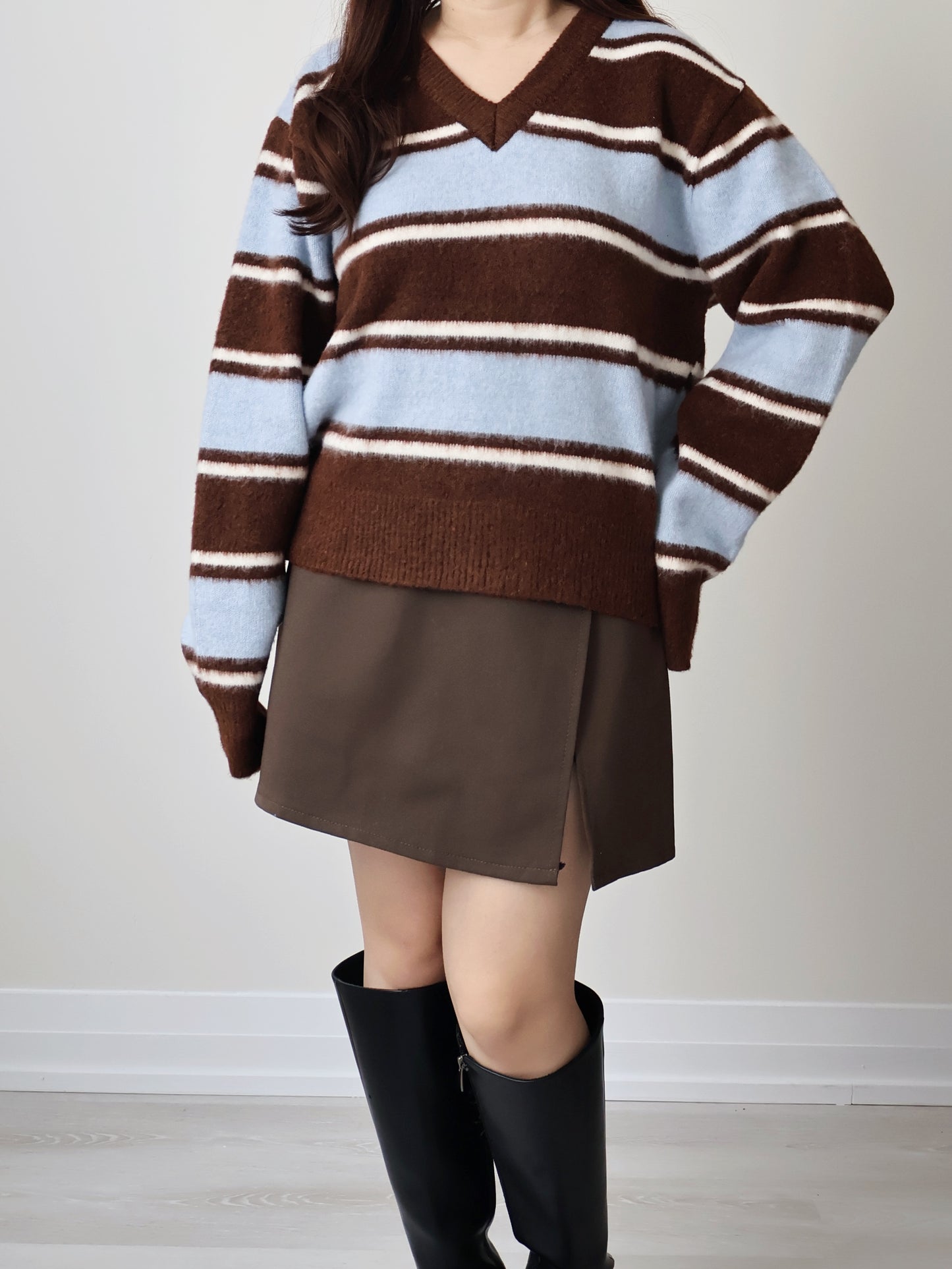 V-neck Retro Striped Sweater(Brown)